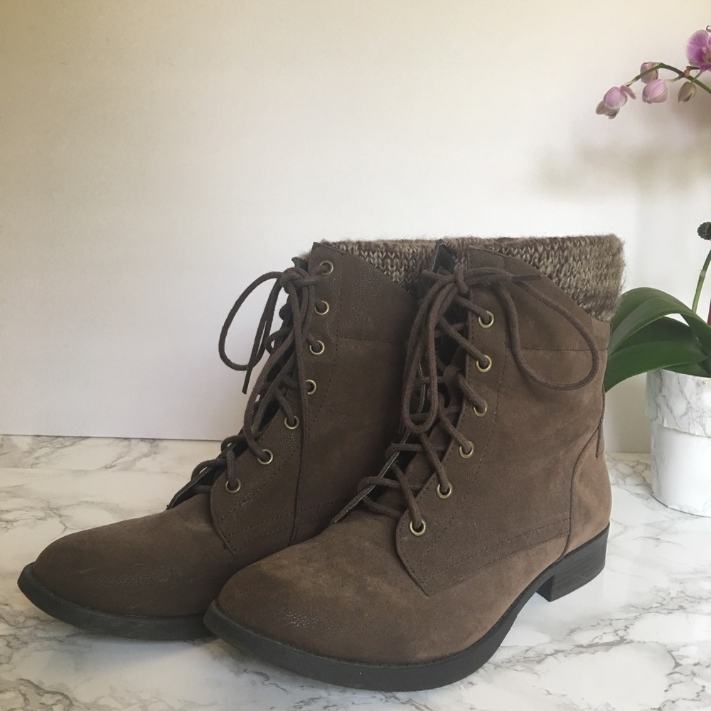 New combat style boots